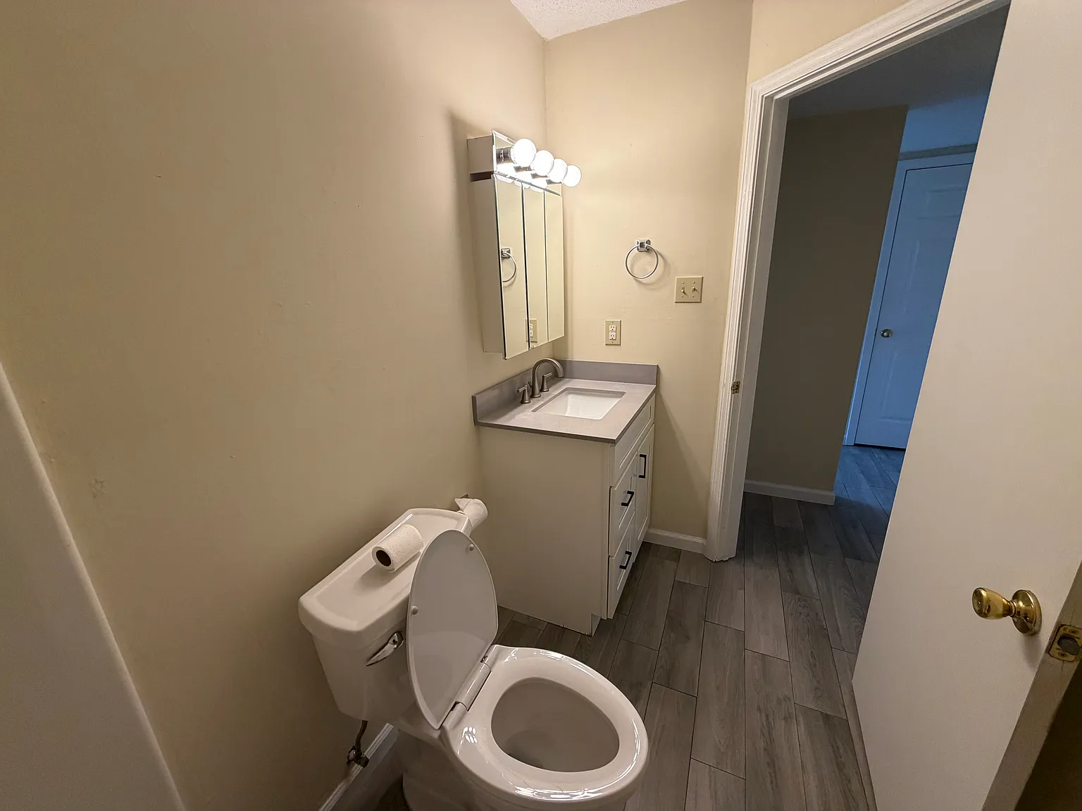 2 bed, 803 sqft, $1,200 — Photo 4