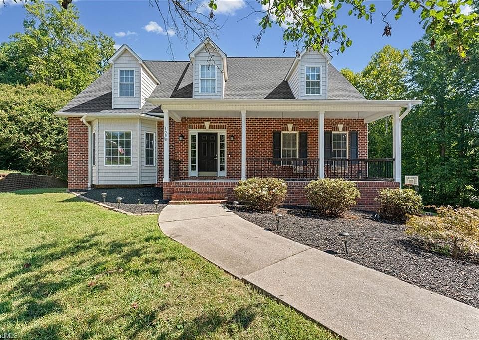 1st image of 105 Meadowcrest Ct