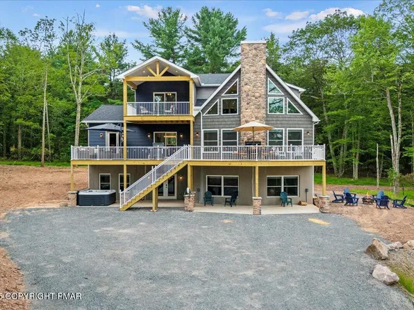 217 S Lake Dr, Lake Harmony, PA 18624