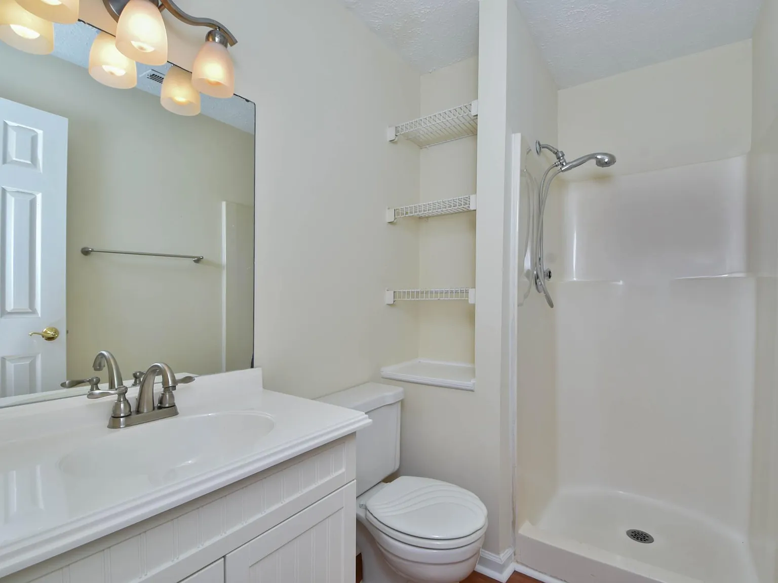 2 bed, 784 sqft, $1,250 — Photo 3