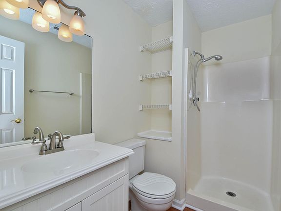 3rd image of 404 Bainbridge Ct APT A2