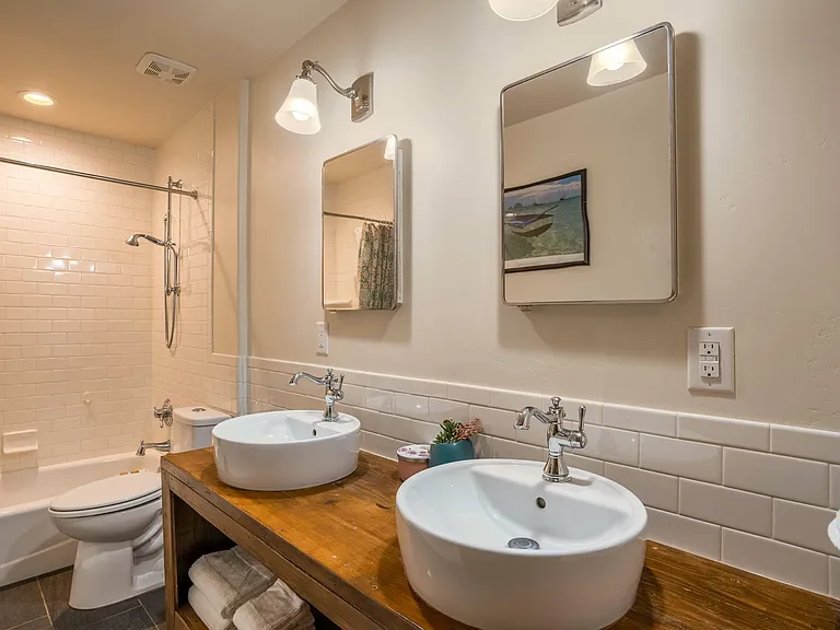 1623 San Patricio Ave SW — Photo 19