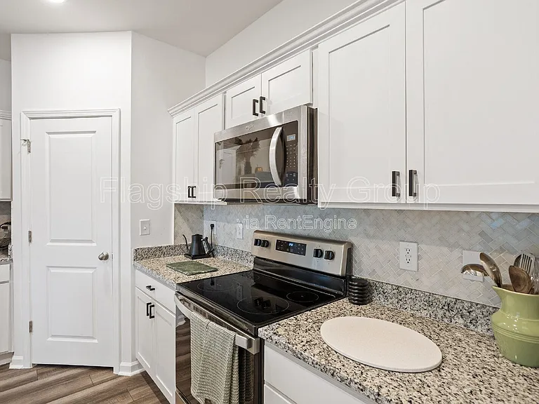 303 Kenison Way — Photo 23
