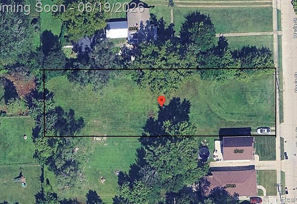 1st image of 27335 Maple St