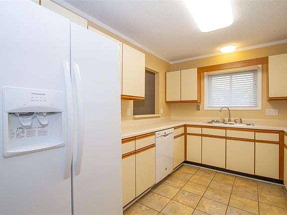 3rd image of 1512 Northlake Dr