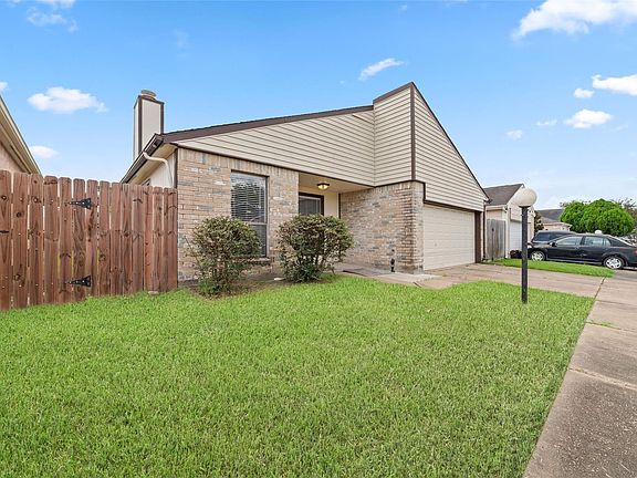 3rd image of 6611 Grandvale Dr
