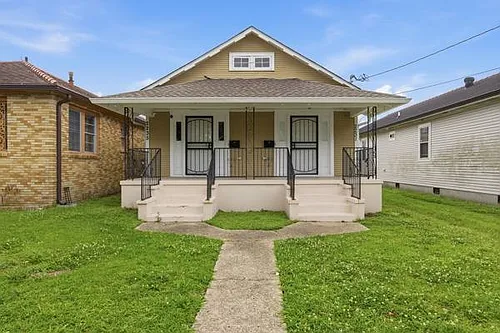2235 Mandeville St Photo 1