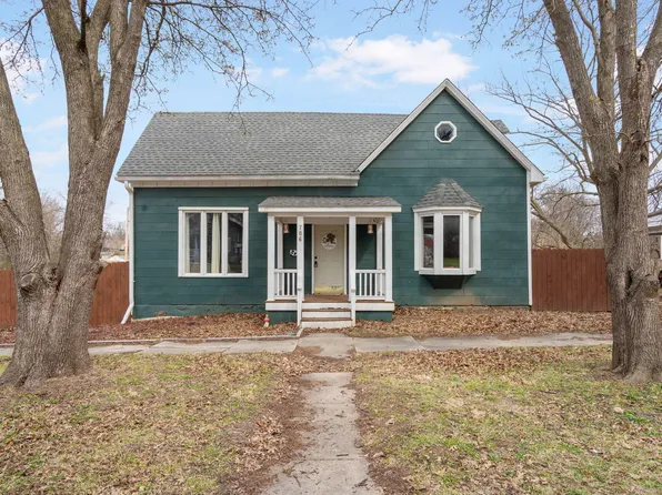 706 7th St, Boonville, MO 65233