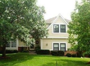 11430 S Parkwood Dr, Olathe, KS 66061