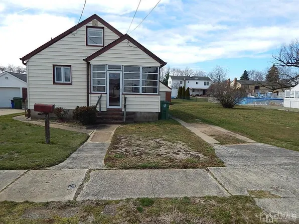 21 Canal St, Sayreville, NJ 08872