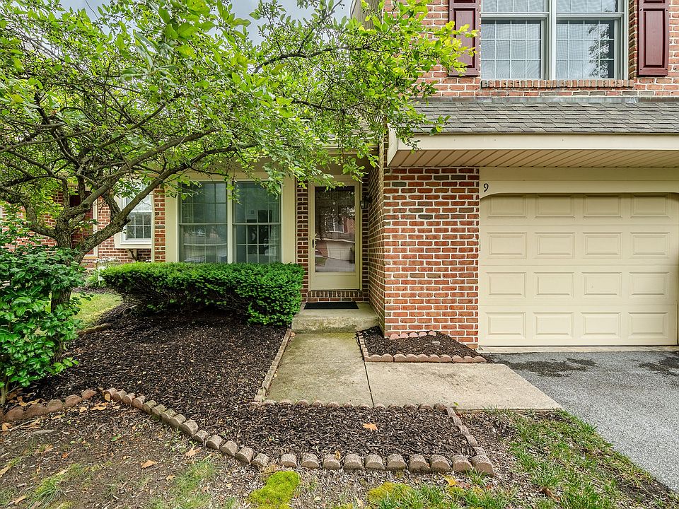 1st image of 9 Oak Leaf Ln