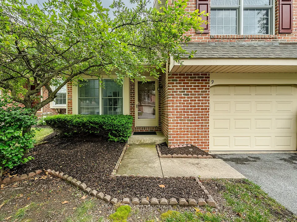 9 Oak Leaf Ln