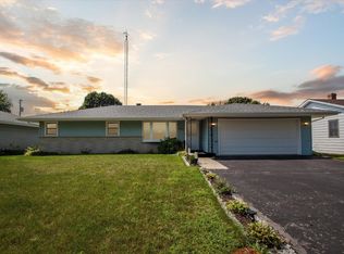 6945 Vesta Dr, Rockford, IL 61109