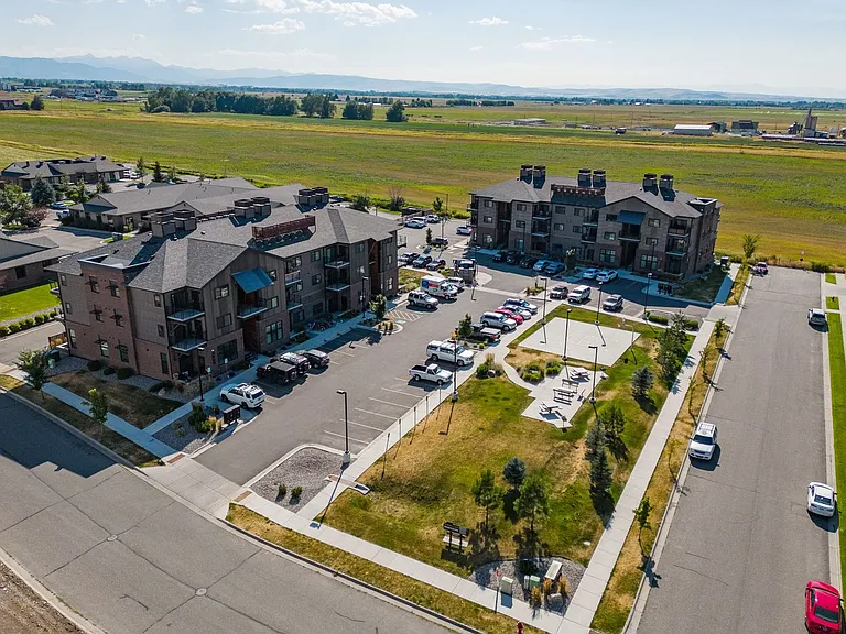 Spanish Peak Apartments — Photo 15