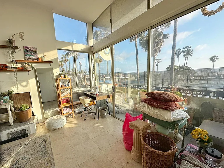 1909 Ocean Front Walk #1 — Photo 17