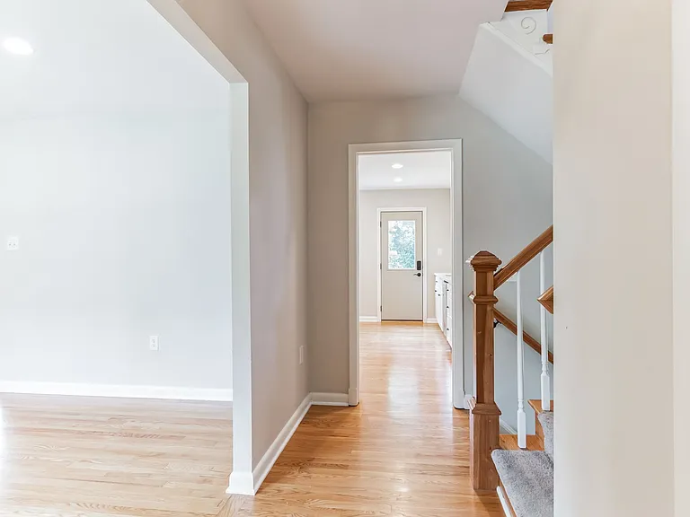 9902 Holmhurst Rd — Photo 11