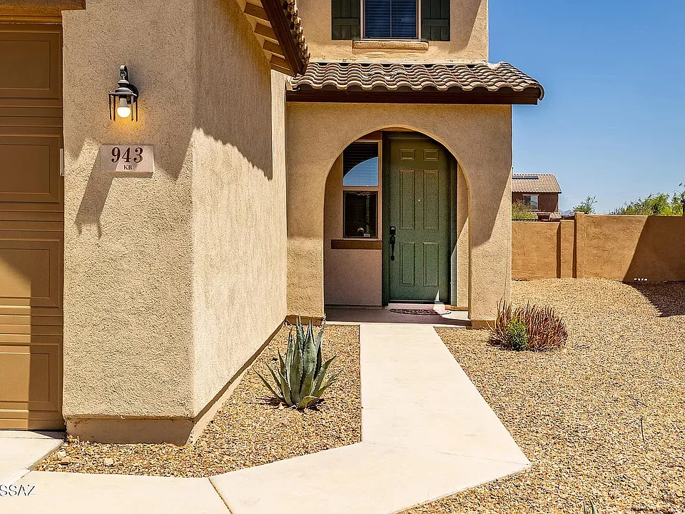943 W Camino Nogal Blanco