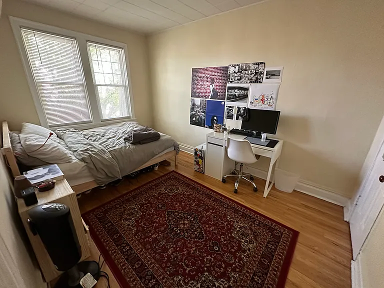 2711 N Kenmore Ave — Photo 6