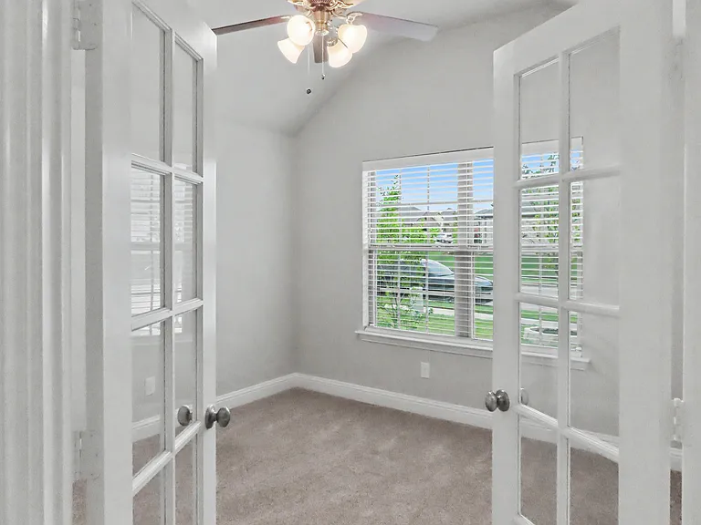 426 Oleander Dr — Photo 7