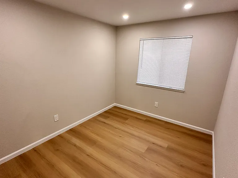133 Mossglen Cir — Photo 13