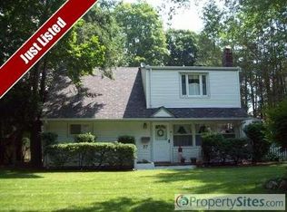 27 Garden Rd, Pompton Lakes, NJ 07442