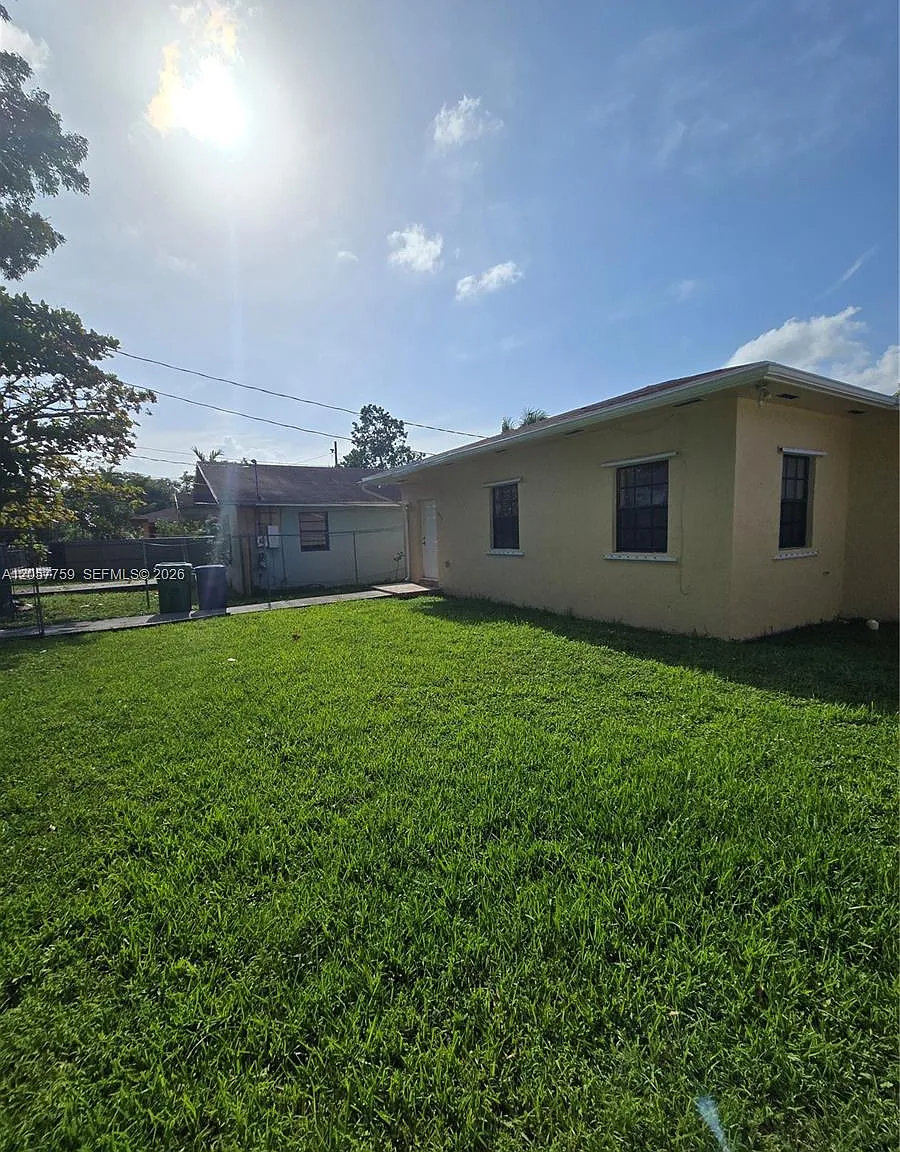 Pinewood Park Pl Amd 2nd — Photo 1