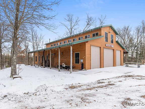 2nd image of 1591 Fruitvale Rd