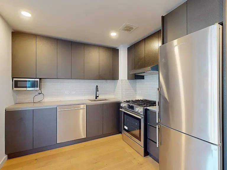 14474 Northern Blvd #PHM — Photo 9