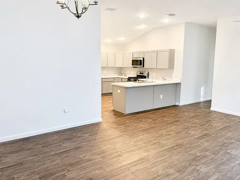 691 Branham St — Photo 5