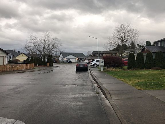 4th image of 13304 NE 88th Cir