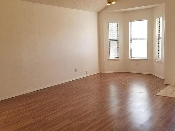 5th image of 12109 Singing Quail Dr