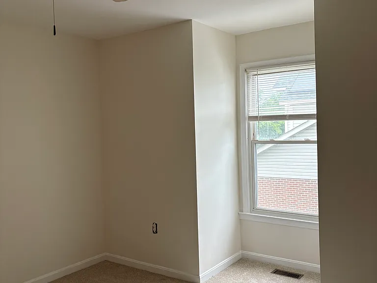 14208 Greenview Dr — Photo 21