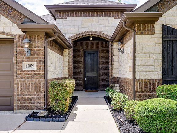 2nd image of 1009 Copperleaf Dr
