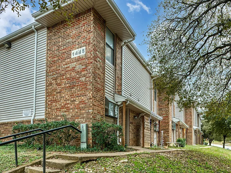 East Landing Townhomes — Photo 1