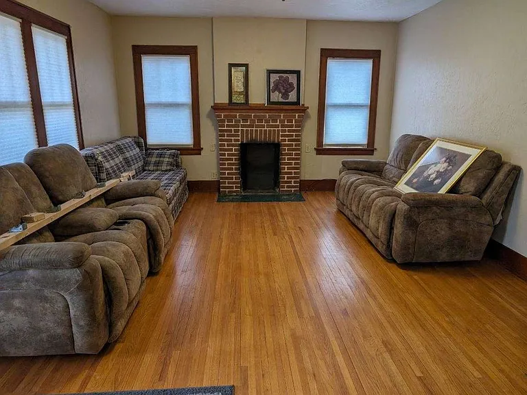 1256 Pine St — Photo 2