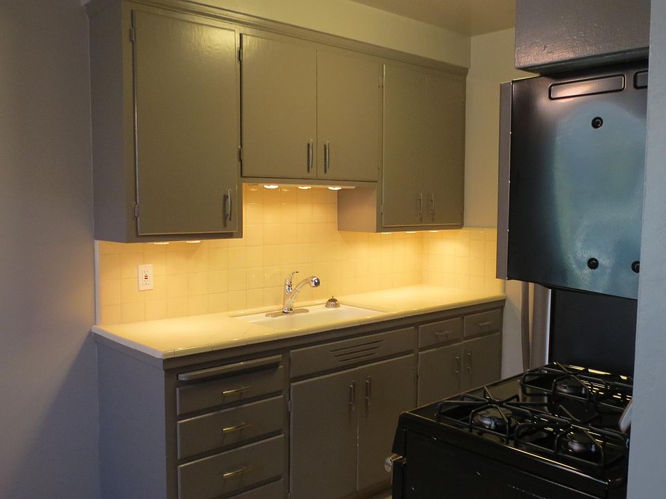 Ample, well-lit counter space