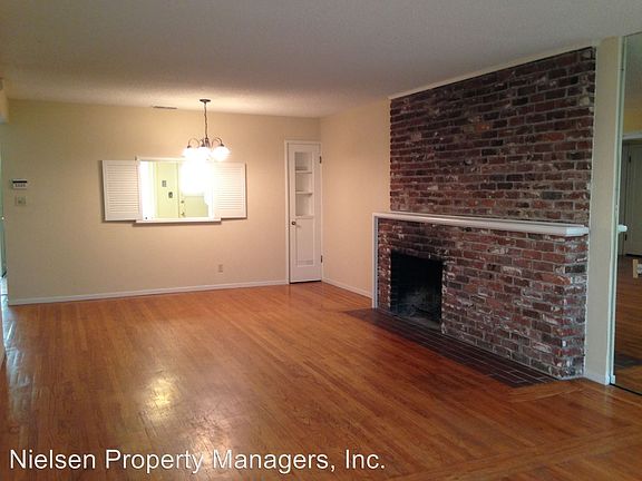 5th image of 2428 Loma Vista Dr