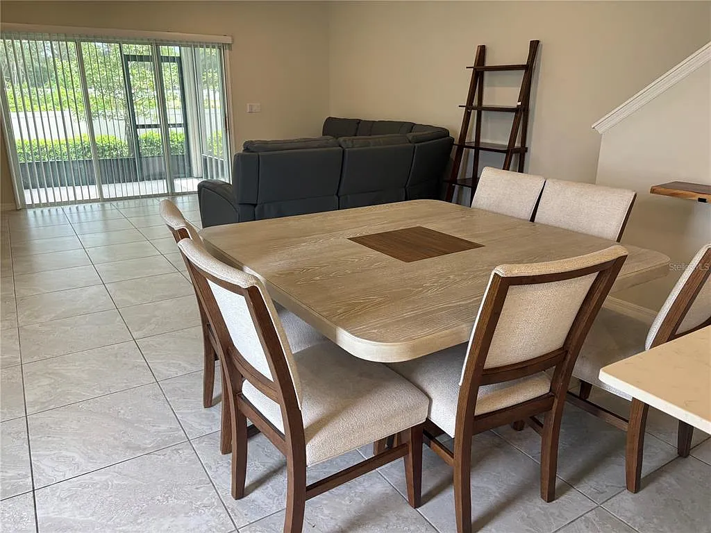 3 bed, 2.5 bath, 1748 sqft, $2,450 — Photo 3