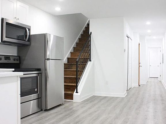 4th image of 3424 Wallace St #C