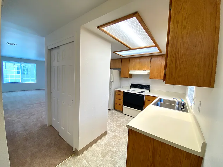 824 Bennett Ave #C — Photo 7