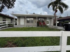 706 S F St, Lake Worth, FL