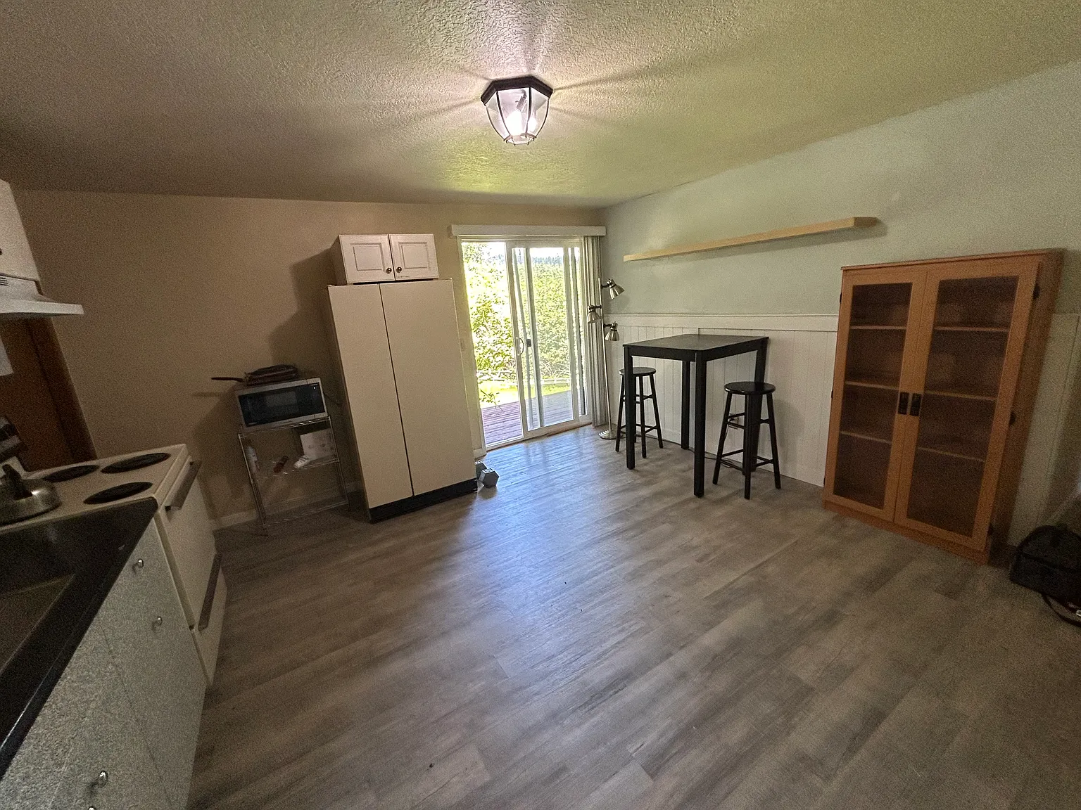 4BD, 4 Bath Apartment, Steps to Western, 'Studio Feel' to Bedrooms — Photo 2