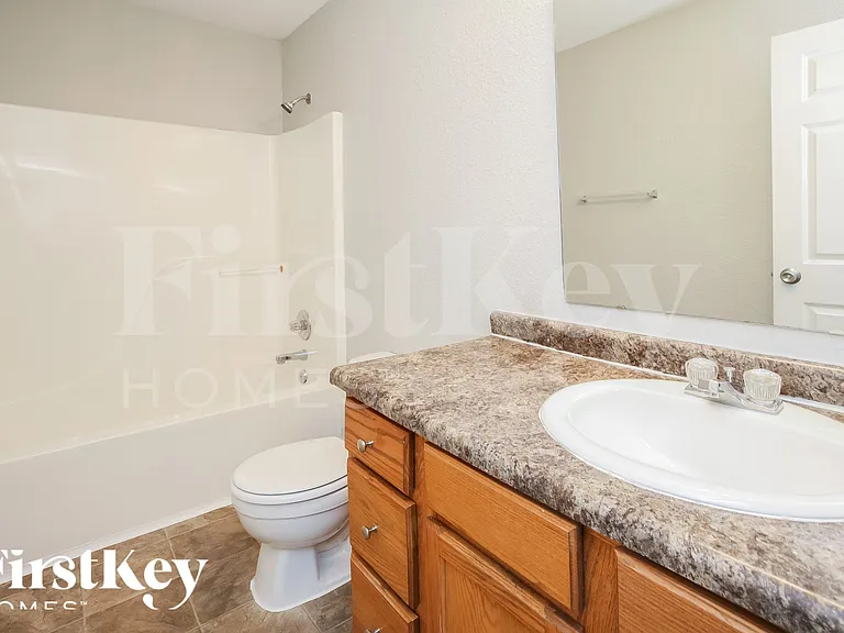4327 Autumn Crest Ct — Photo 16