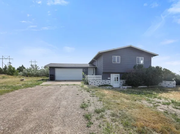 5008 143rd Ave NW, Williston, ND 58801
