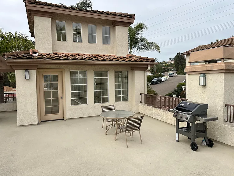 7428 Altiva Pl — Photo 17
