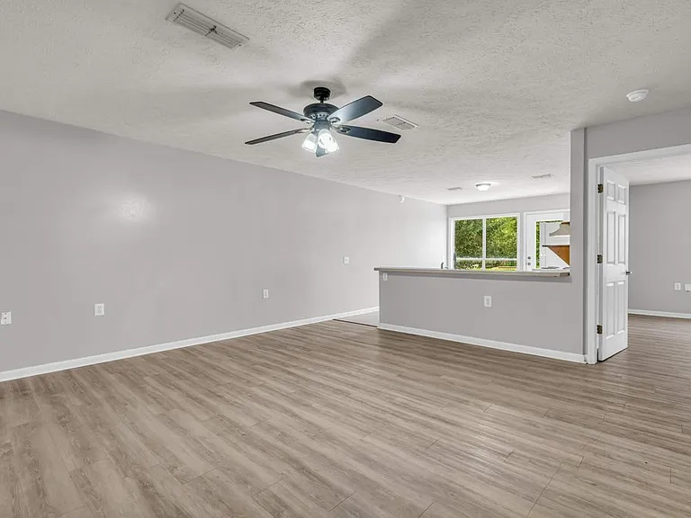 1011 4th Ave S #B10 — Photo 1