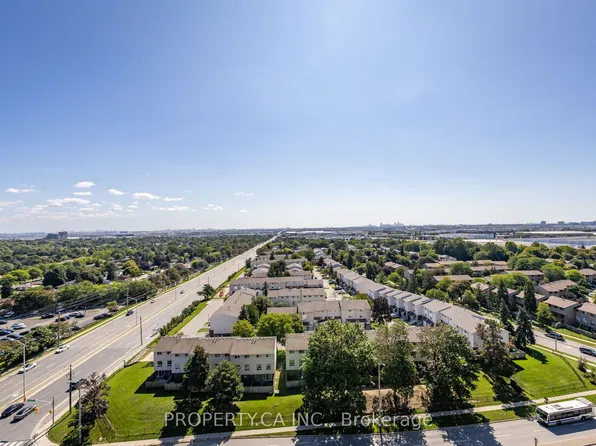 3 Lisa St Unit 1610, Brampton, ON L6T 4A2