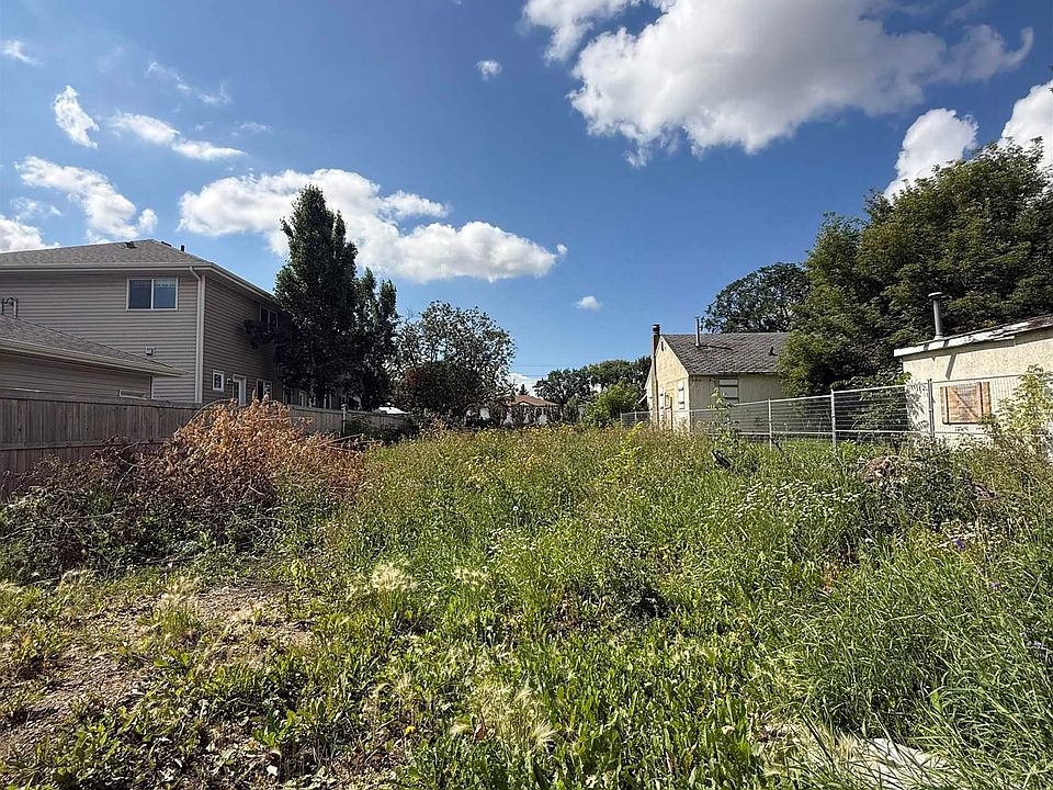 1st image of 12207 127th St NW