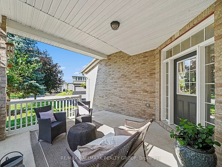 938 Wildcarrot Cres — Photo 4
