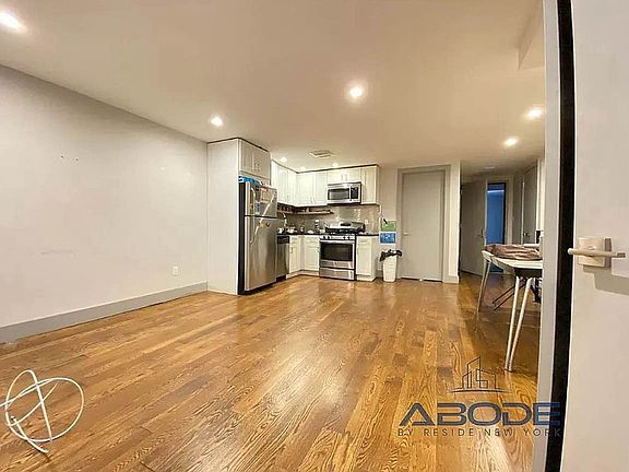 2nd image of 1258 Jefferson Ave #1F